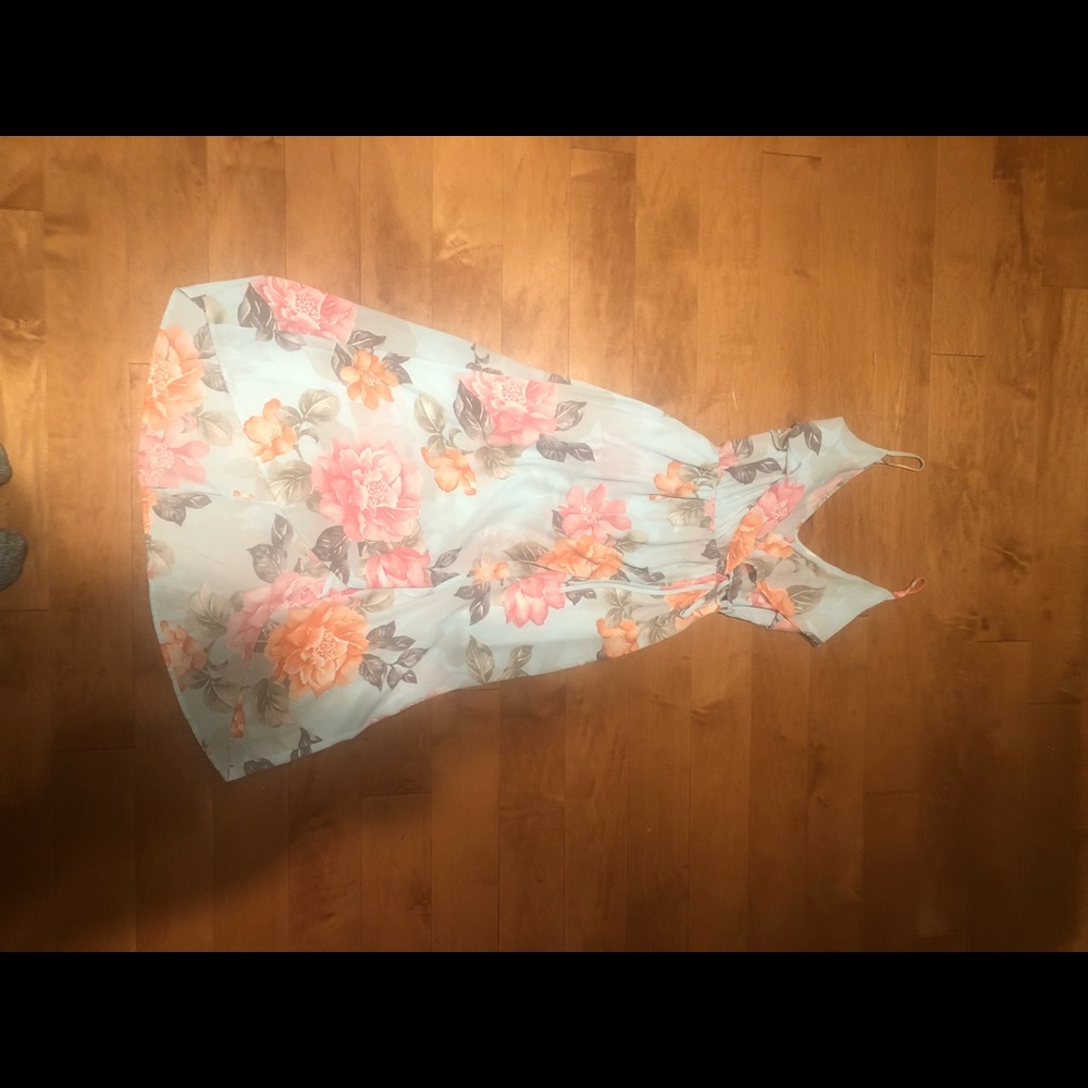 Soprano Ruffle Surplice Dress - Picture 2 of 2
